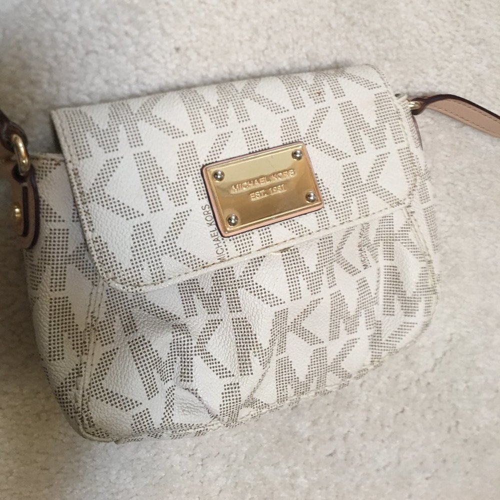Michael Kors small cross bag